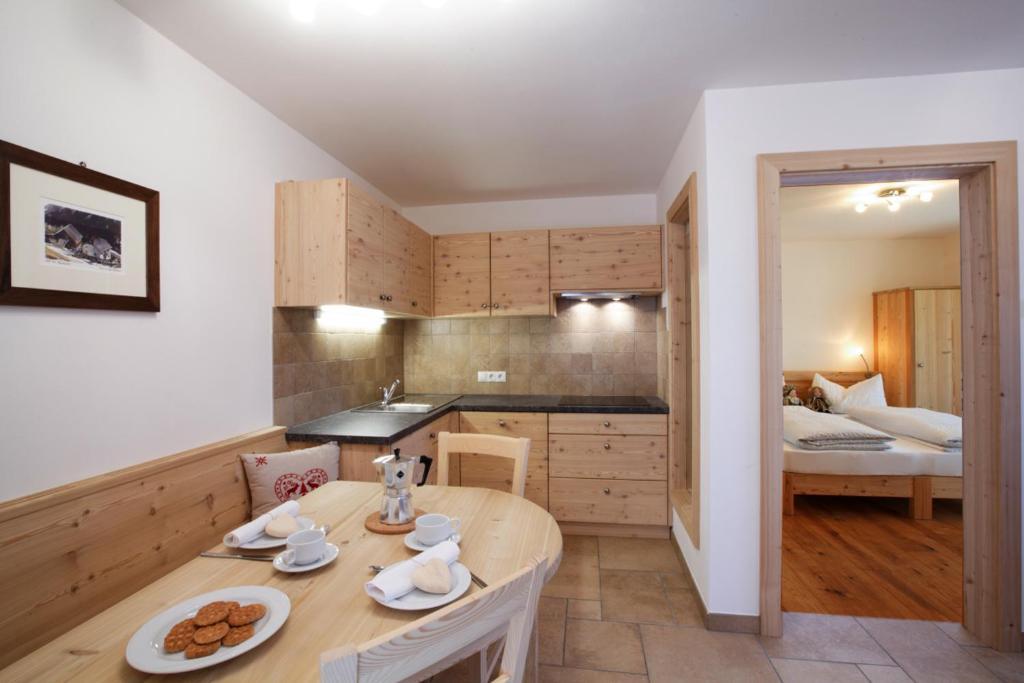 Refugium Laflu Apartments Corvara Rum bild